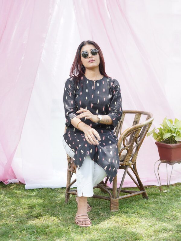 Kaari: Black Ikat Essence Cotton Kurti Set